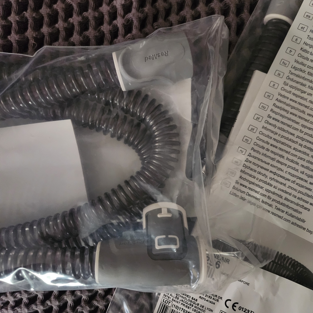 ResMed ClimateLineAir Tubing - Black - Picture 4 of 4
